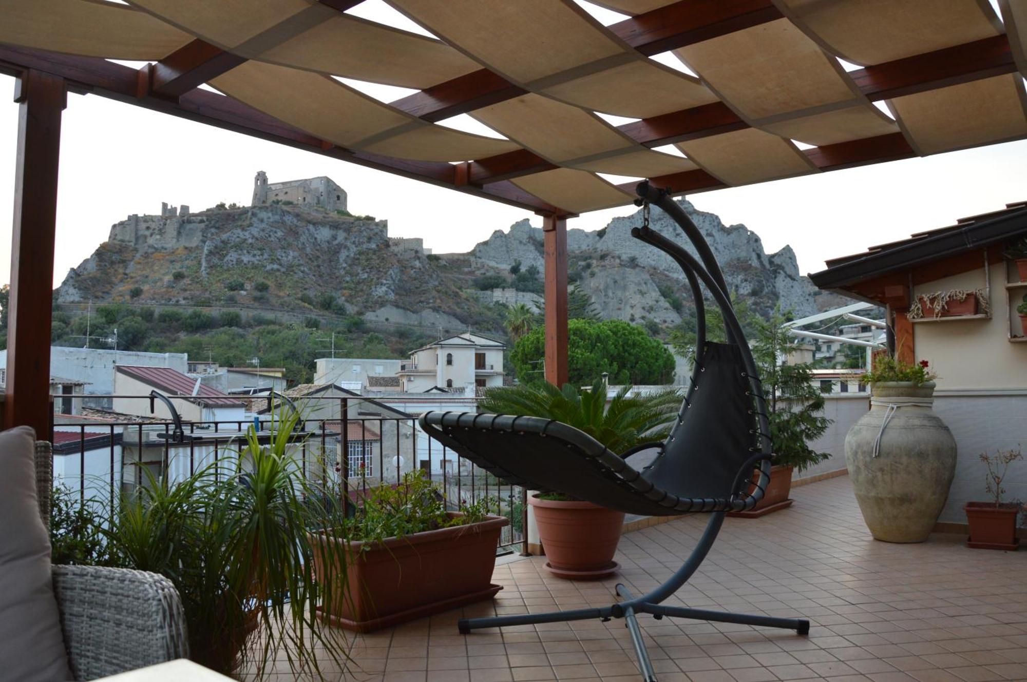 B&B E Casa Vacanza Al Castello Roccella Ionica Exterior foto